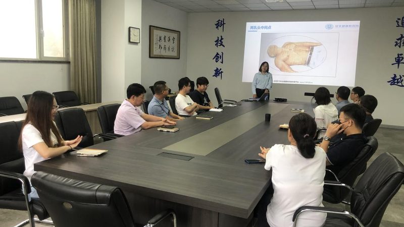 线下课程则具有以下特点：